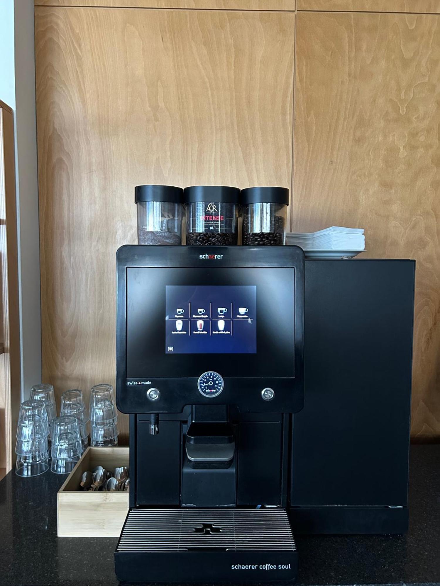 高尔夫酒店 布拉格 外观 照片